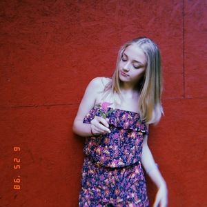 Meet your Posher, Iris